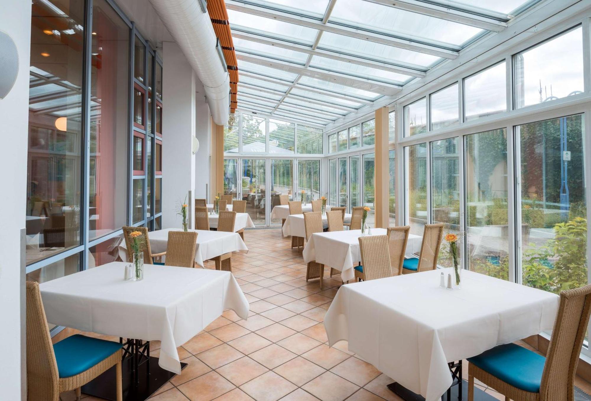Best Western Plus Palatin Kongresshotel Wiesloch Exterior foto
